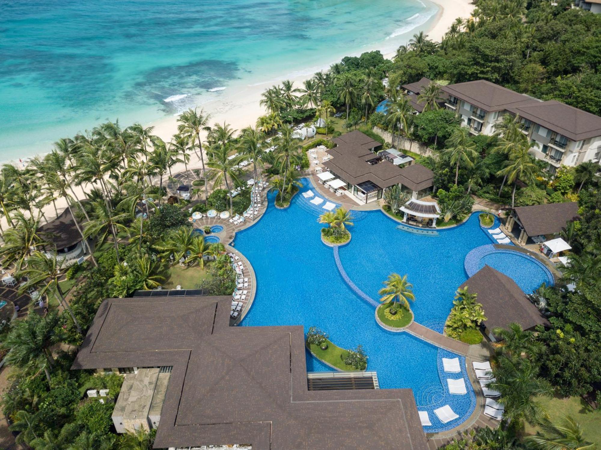 Movenpick Resort & Spa Boracay Yapak Eksteriør billede Aerial view of the resort