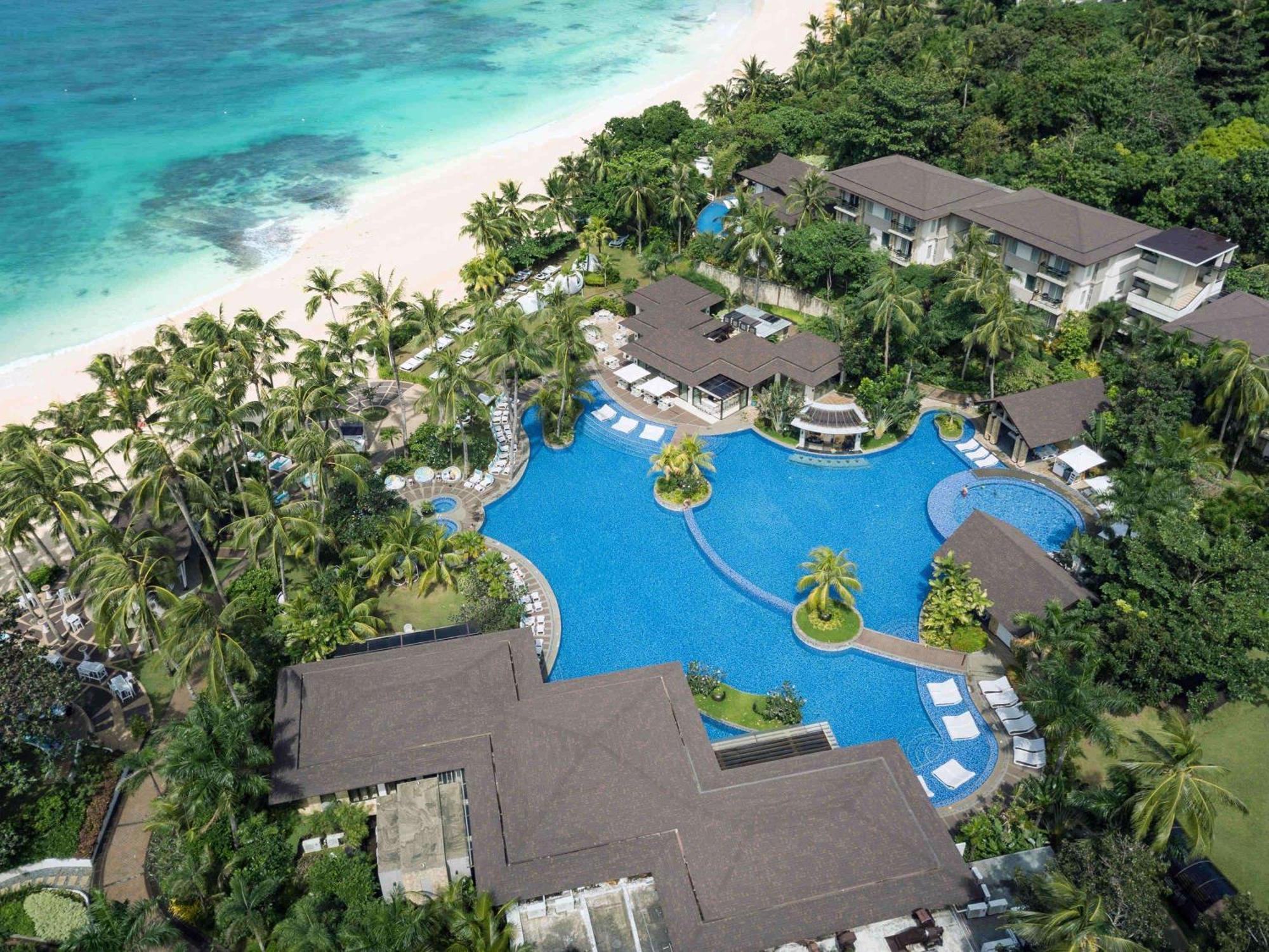 Movenpick Resort & Spa Boracay Yapak Eksteriør billede Aerial view of the resort